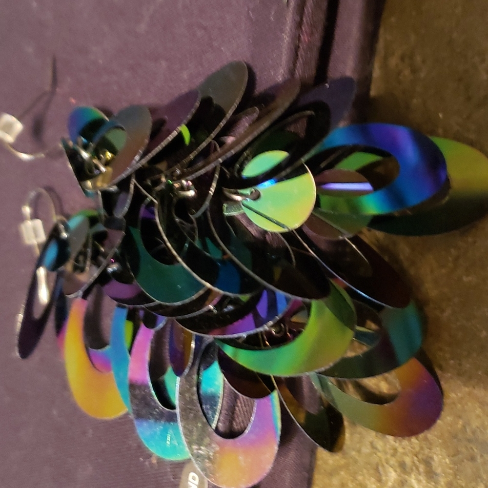 Irradesnt pierced earrings - Picture 4 of 4